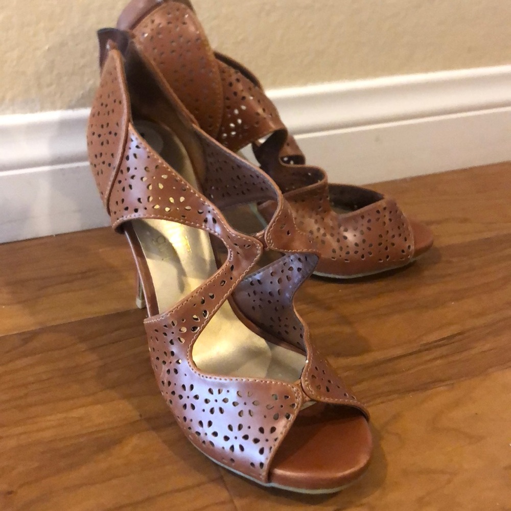 Cute Brown heels